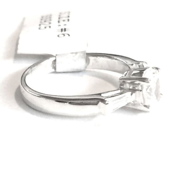 Vintage Sterling Silver Engagement Ring Size 6 Cubic Zirconia Solitaire 925 - Picture 8 of 11